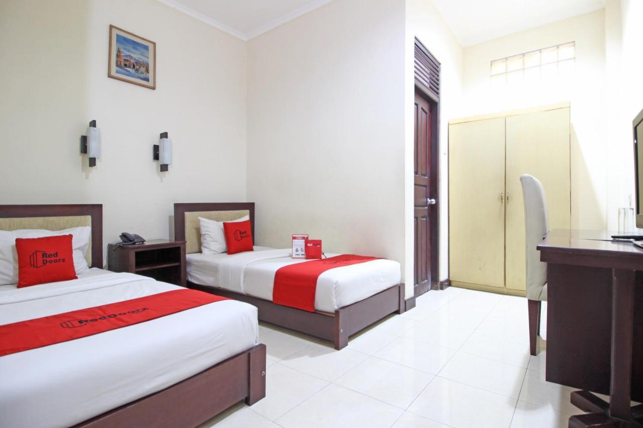 Hotel Septia Джокьякарта Экстерьер фото
